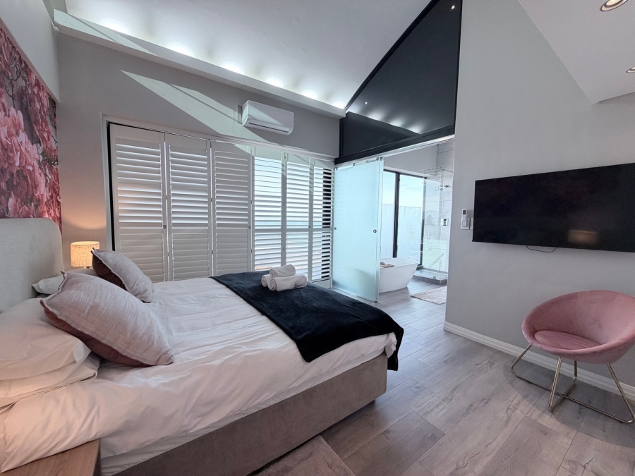 3 Bedroom Property for Sale in Beachfront Western Cape
